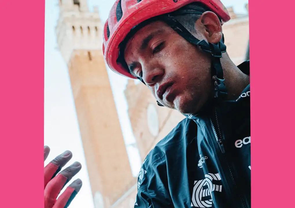 Limitovaná edice POC helmy na Giro d'Italia pro tým EF Education - EasyPost