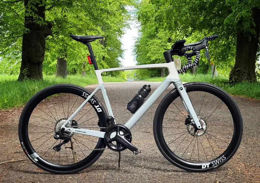 Recenze: Focus Izalco MAX 9.8 Di – kolo, které si říká o rychlost