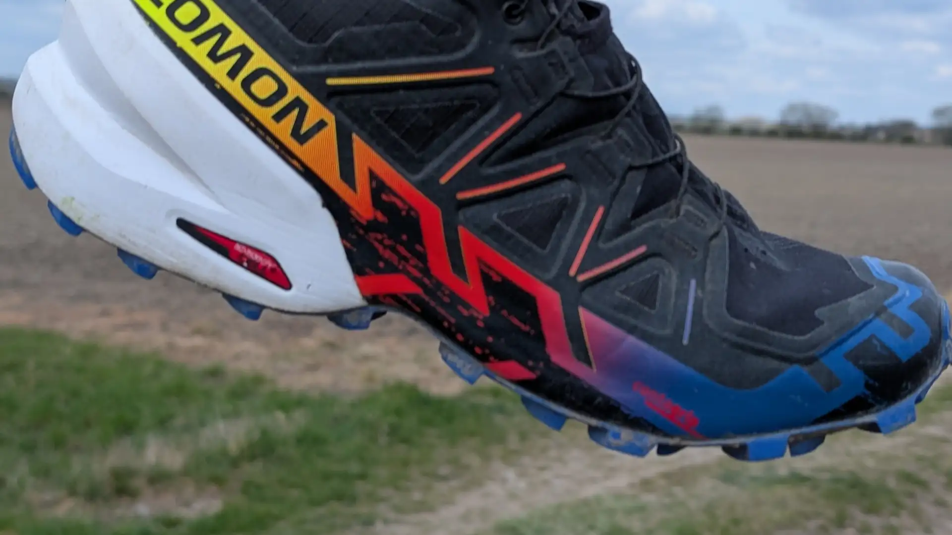 Salomon Speedcross 6: Šestá generace trailových běžeckých bot s gore-tex membránou