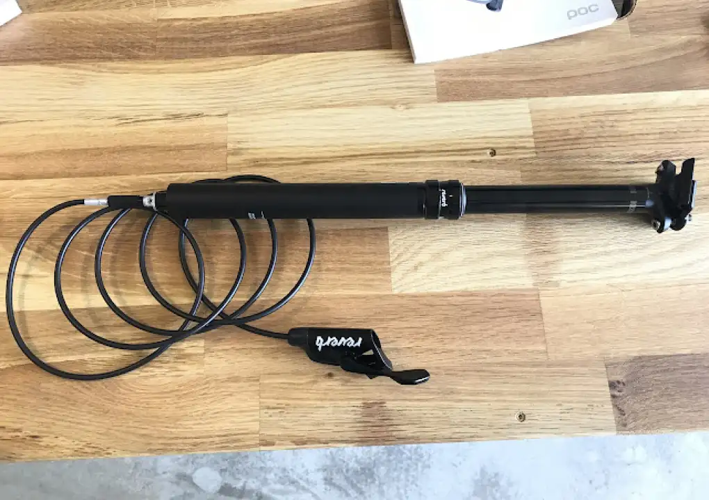 Rock Shox Reverb 1X nová páčka teleskopické sedlovky