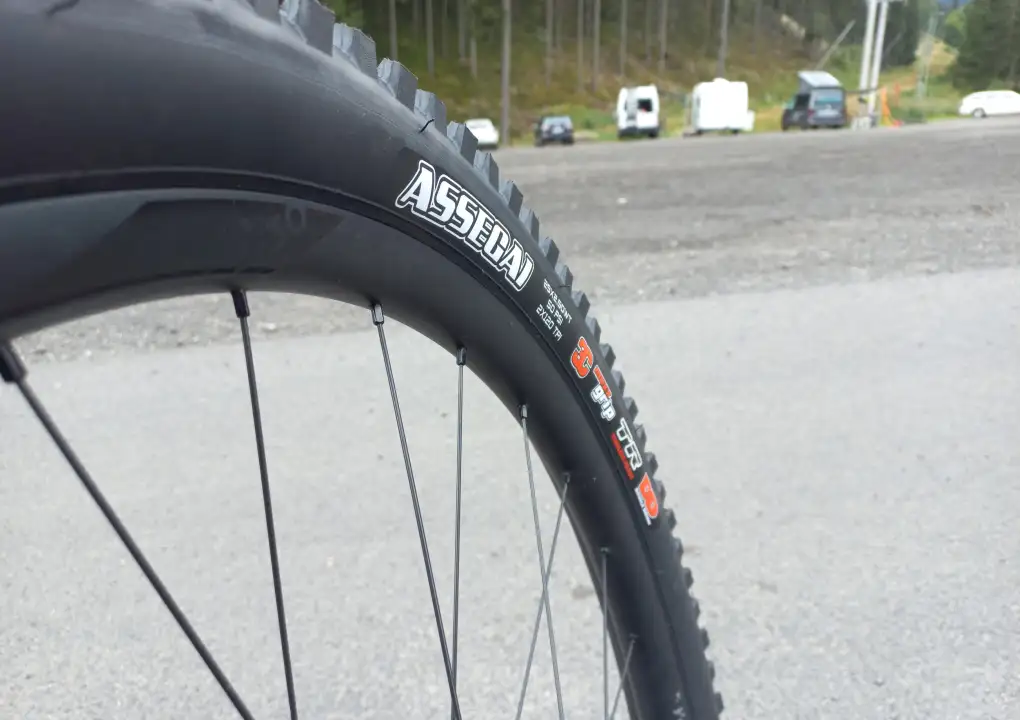Ochrana, přilnavost a rychlost: Test MTB plášťů Maxxis