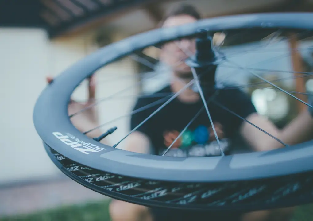 Super rychlá kola Zipp 303 SW, nové pláště nebo řídítka na gravel? Vše pod hlavičkou XPLR