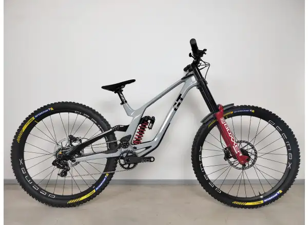 GT Fury Custom sjezdové kolo vel. M
